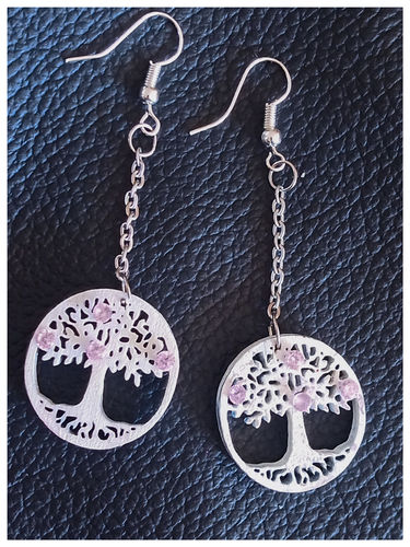 Boucles d'oreilles  pendantes rose arbre de vie en bois blanc