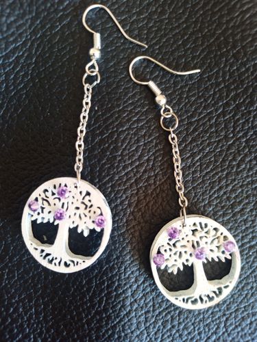 Boucles d'oreilles pendantes violet arbre de vie en bois blanc